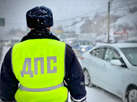 Из-за снегопада проезд по красноярской трассе «Енисей» небезопасен – ГИБДД. Фото: https://vk.com/gibdd24