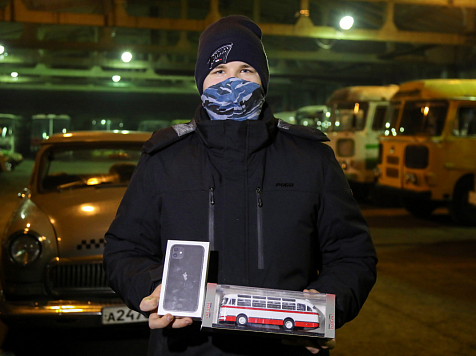 16-летнему красноярцу подарили новый iPhone на Новый год. Фото: krskstate.ru